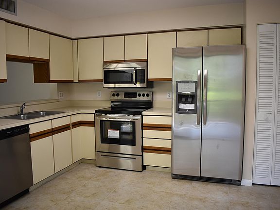 2nd image of 3960 SW Greenwood Way #5a