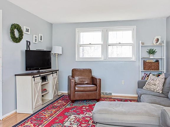 4th image of 4949 Peppermill Ln