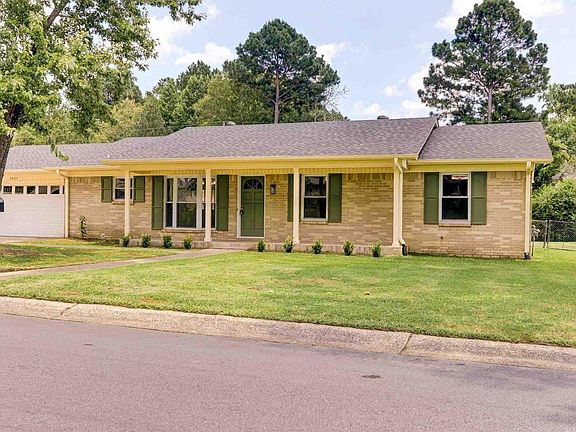 2nd image of 2435 Briarwood Dr
