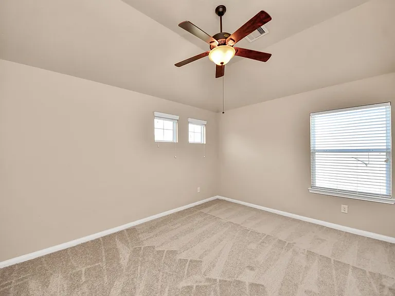 3115 Lake Dr — Photo 33