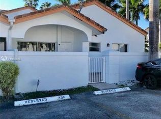 15390 SW 76th Ter APT 101, Miami, FL 33193