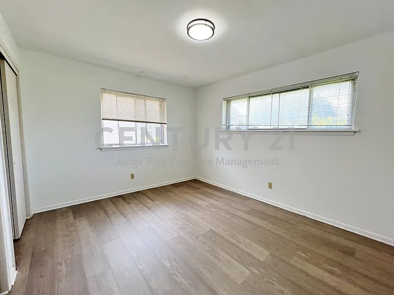 3641 Townsend Dr — Photo 12