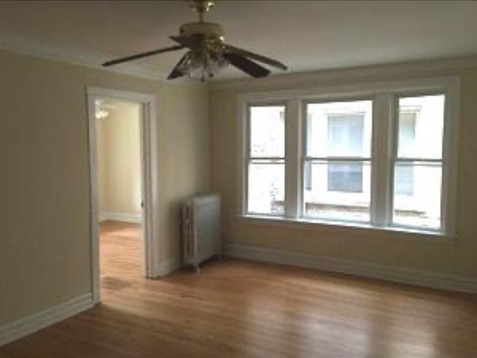 2nd image of 1319 W Columbia Ave #2E