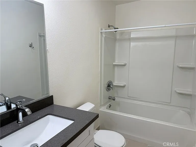 219 E Maple St #2 — Photo 10