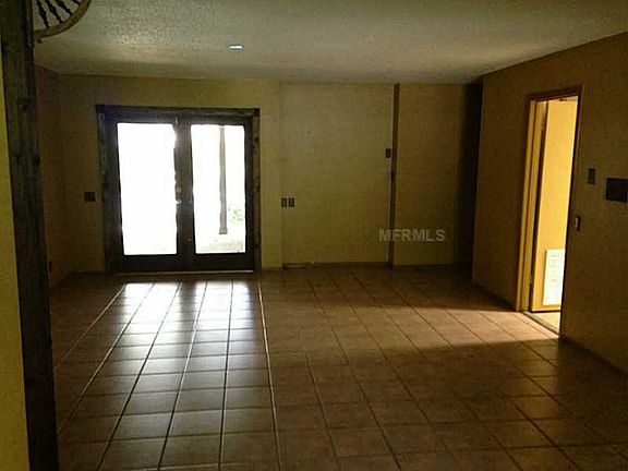 4th image of 30721 Glenn Dr