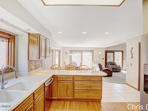 5th image of 2620 Westbrook Dr NW