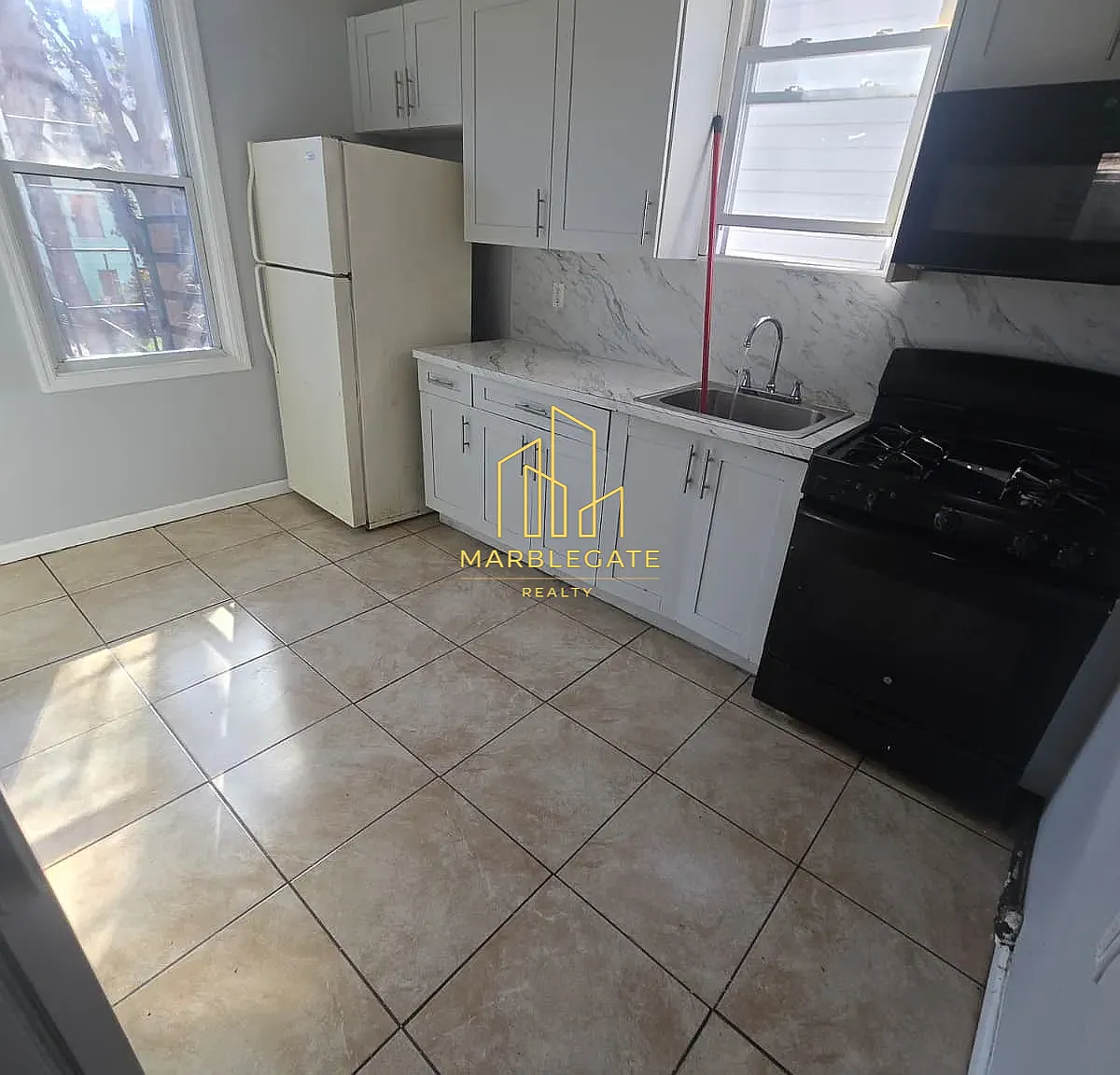 Building Photo - 746 S 16th St #1E