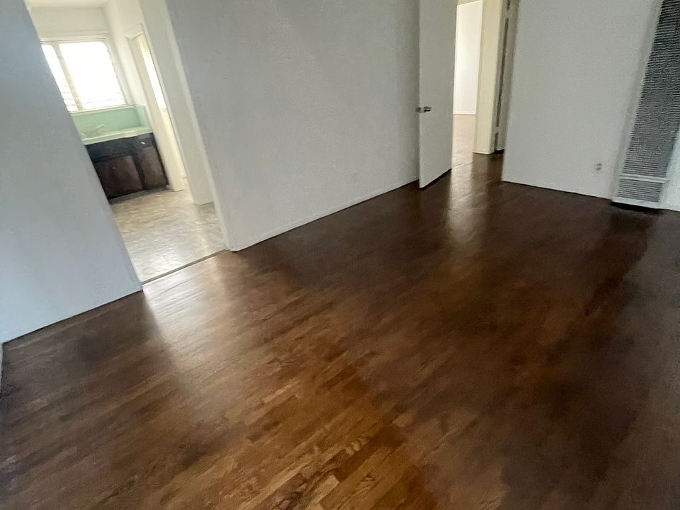 1st image of 304 E 95th St #2