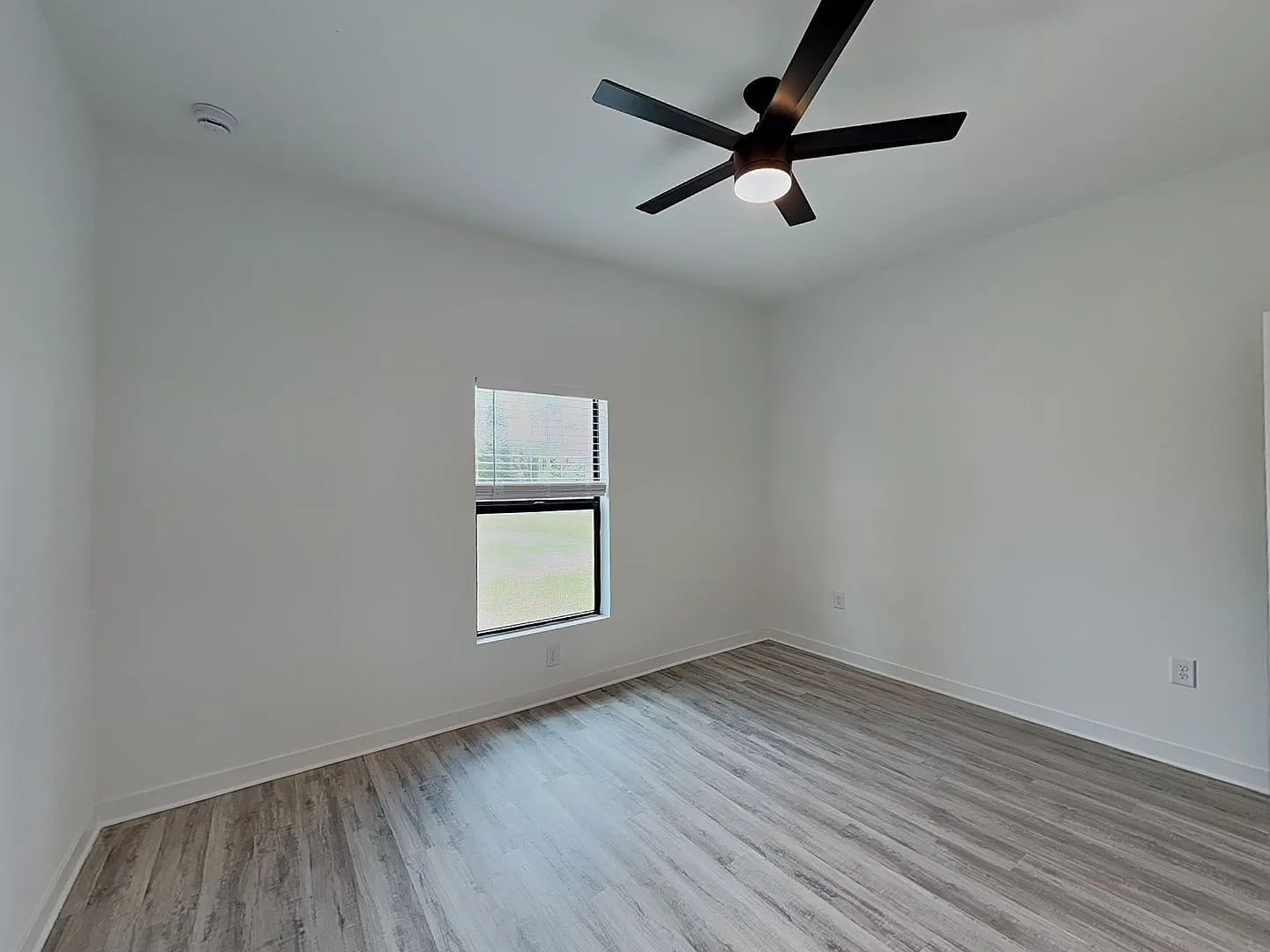 3 bed, 2.0 bath, 1198 sqft, $1,795 — Photo 4