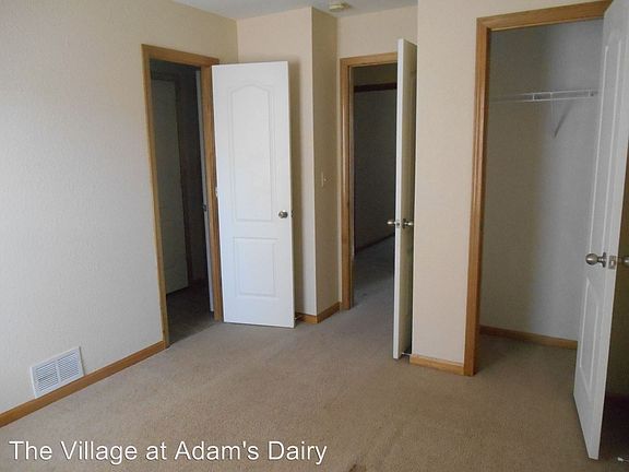 3rd image of 195 NE Adams Dairy Pkwy