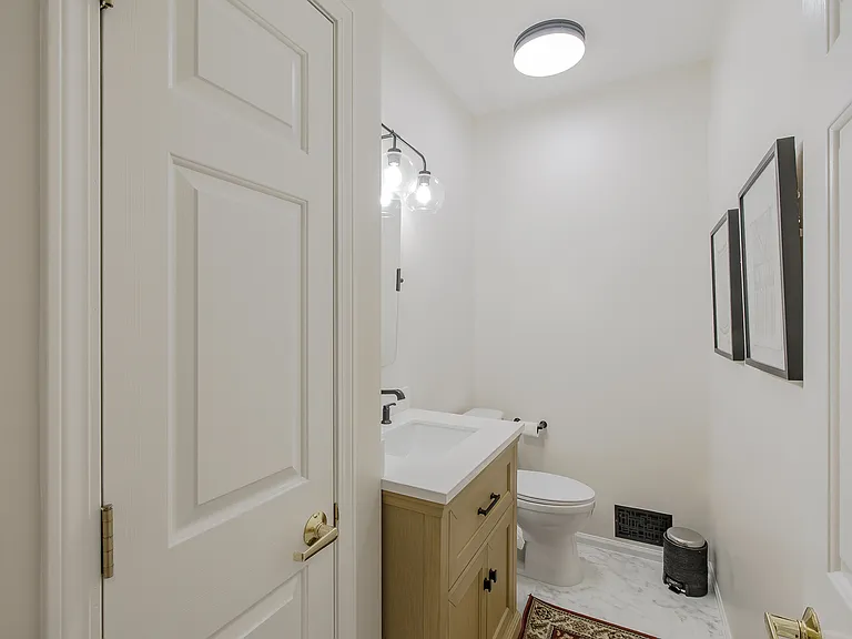 300 Stratford Ln #300 — Photo 6