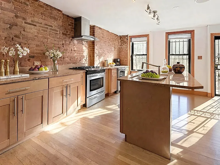 410 Jefferson Ave #1 — Photo 9