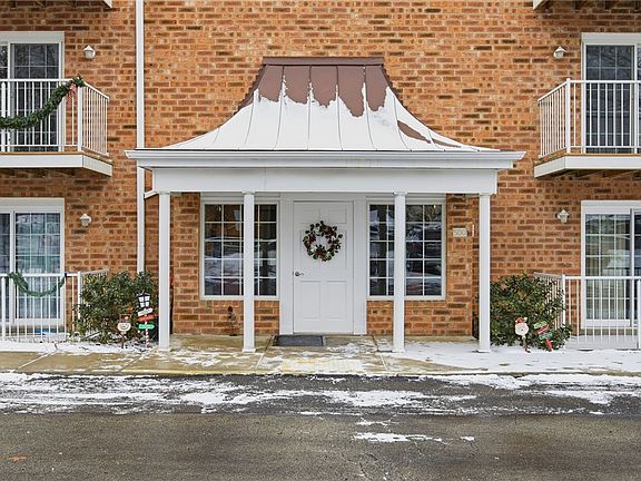 3rd image of 506 Dehaven Ct #506