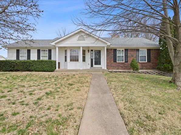 100 Eric Craig Ct, Saint Peters, MO 63376