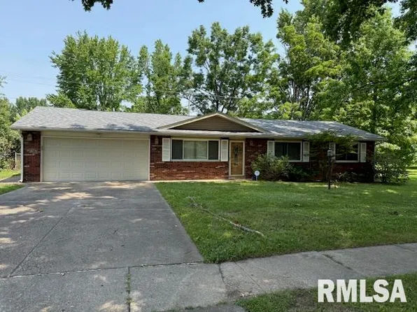 1700 W Taylor Dr, Carbondale, IL 62901