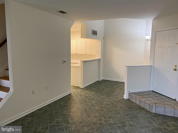 2nd image of 2102 Highcourt Ln Suite 303