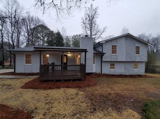20 Hearthstone Dr E, Newnan, GA 30263