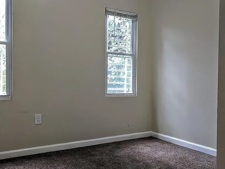 2444 Druid Hill Ave — Photo 10