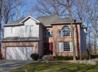 2364 Ridgewood Rd, Lisle, IL 60532