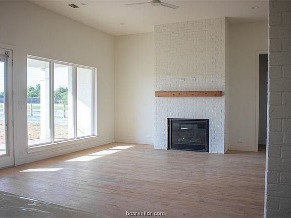 4th image of 12968 Mallet Way