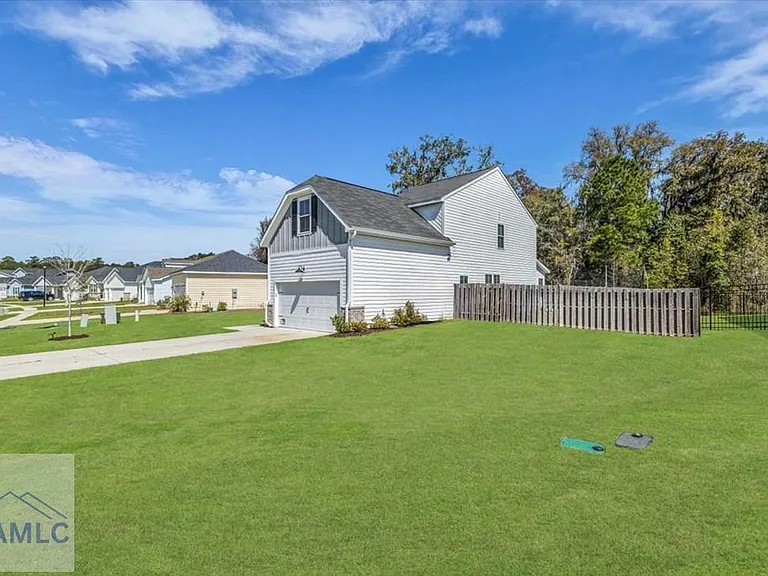 399 Beecher Dr — Photo 3