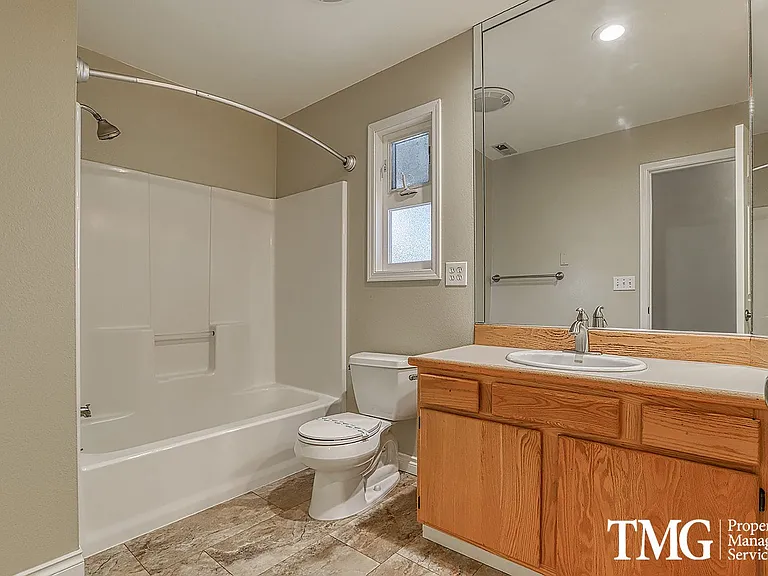 11004 NE Sherwood Dr — Photo 16