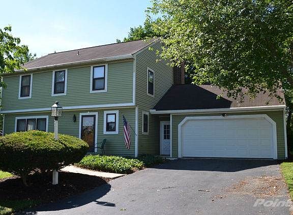 Mature Trees and Landscaping
