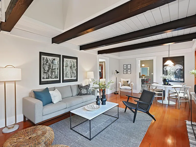 517 W Pleasant Pl — Photo 3