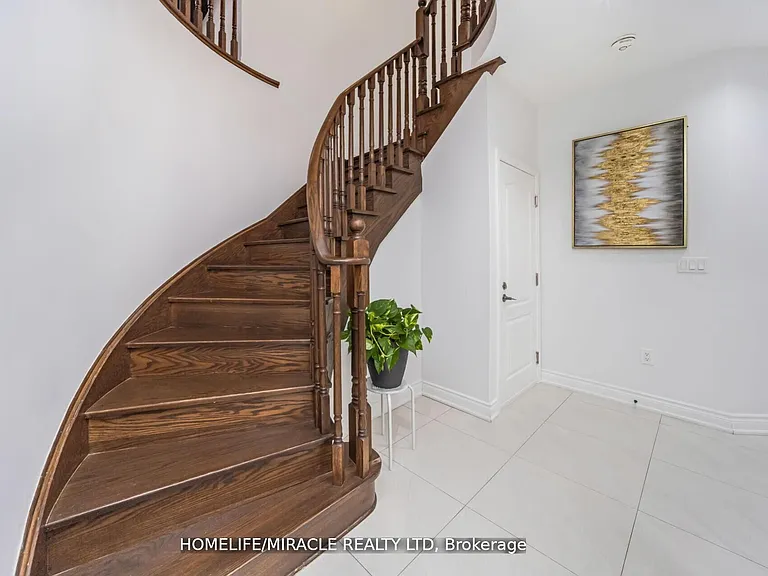 10 Kenora St — Photo 19