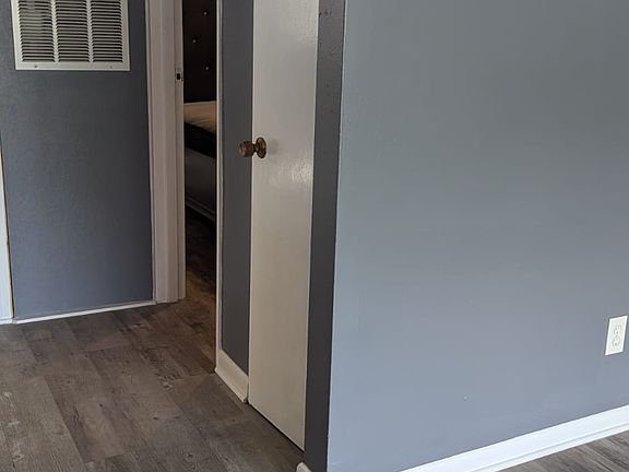 5th image of 2825 Westknolls Ln APT 1