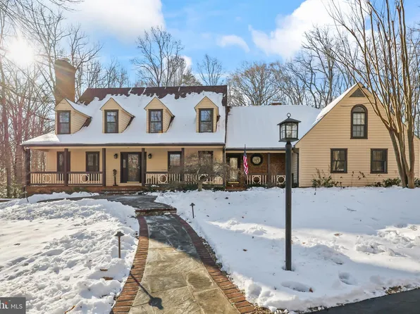 12205 Seven Hills Ln, Clifton, VA 20124