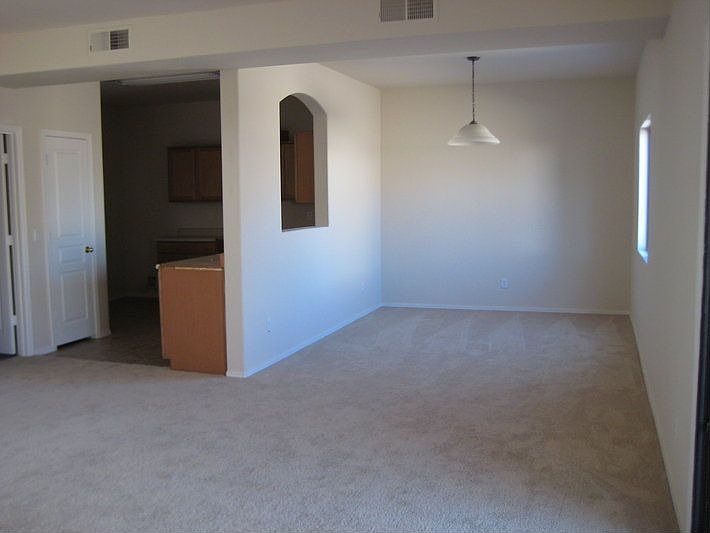 GreatRoom& Dining Area