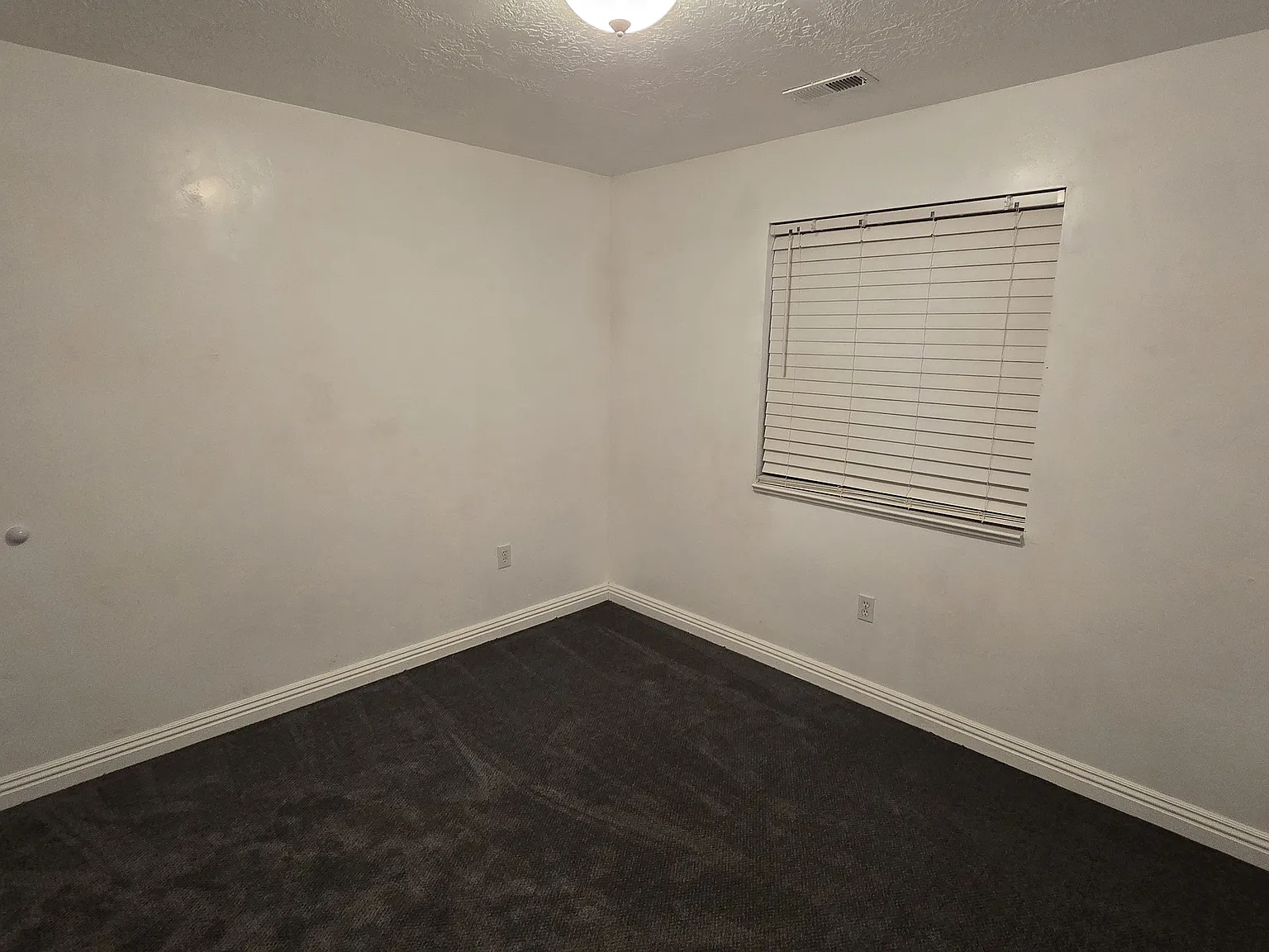 3 bed, 3.5 bath, 1800 sqft, $1,699 — Photo 4