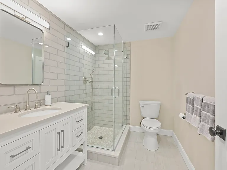 245 Oneck Ln — Photo 17