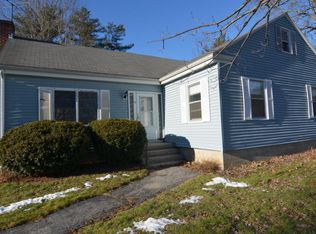 10 Winn Rd, Falmouth, ME 04105