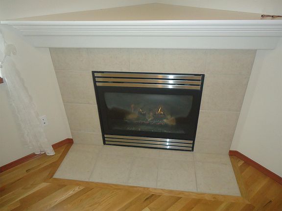4th image of 9019 1st St NE