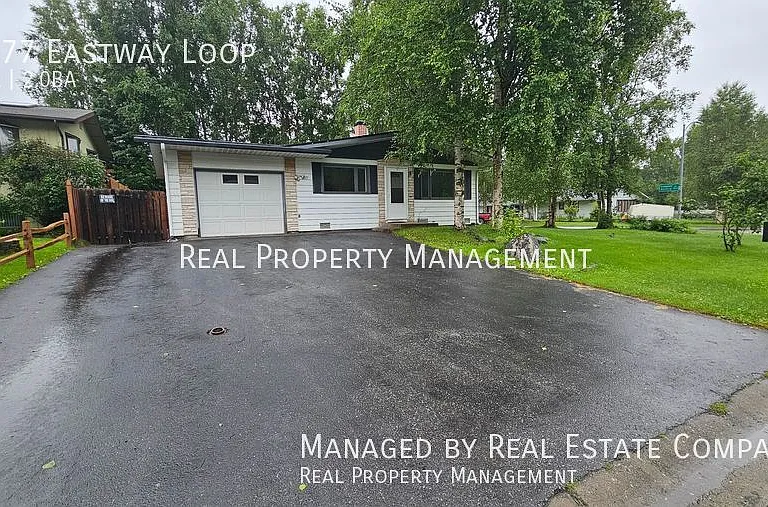 3977 Eastway Loop — Photo 2