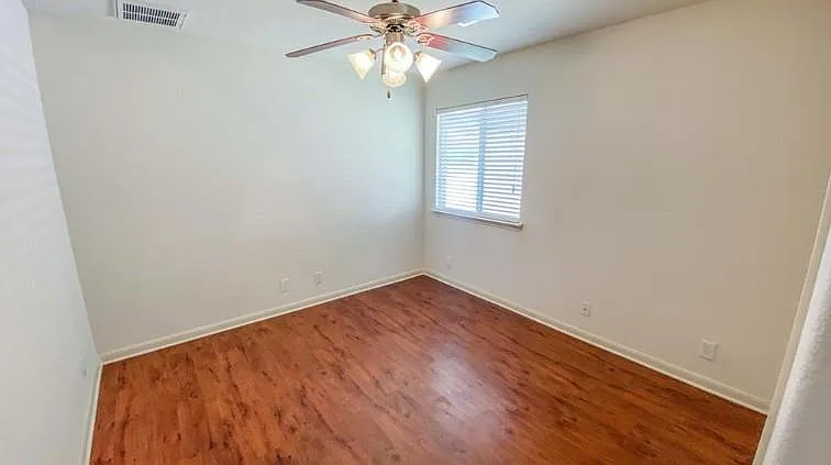 915 Alamo Plaza Dr — Photo 9