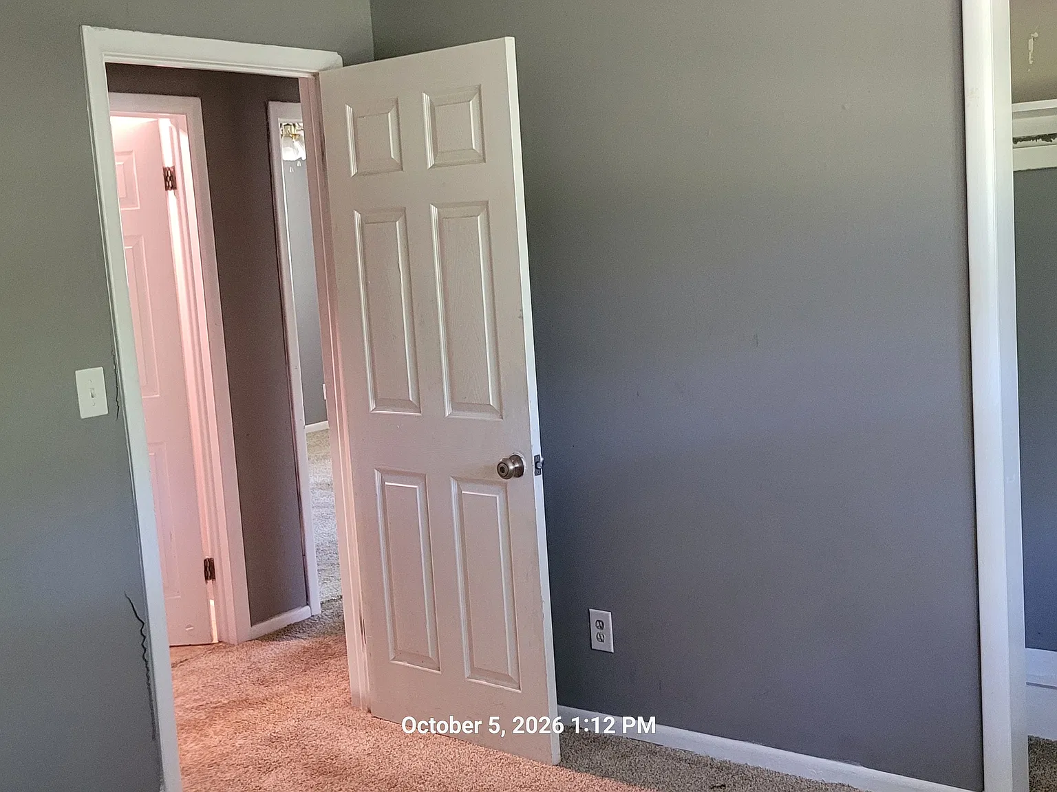 1 bed, 2100 sqft, $425 — Photo 1