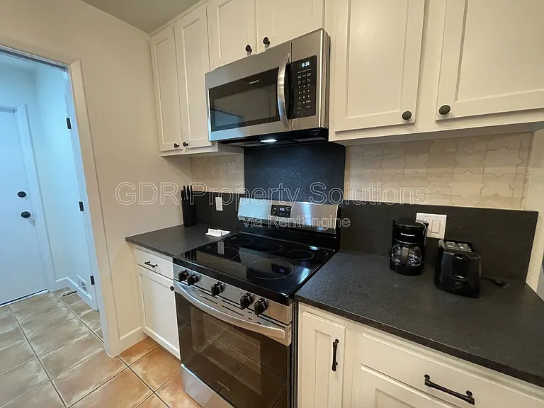 520 Ortiz Dr NE — Photo 13