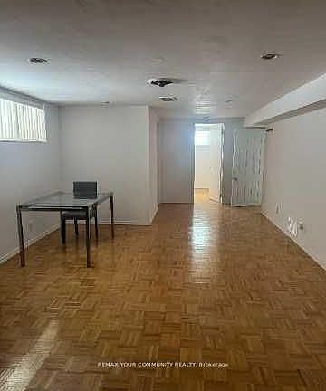 4th image of 15 Blithfield Ave S