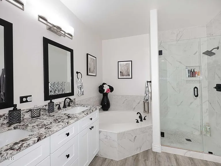 E Deer Valley Dr — Photo 5
