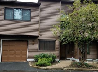 34 Tulip Ct, Nanuet, NY 10954