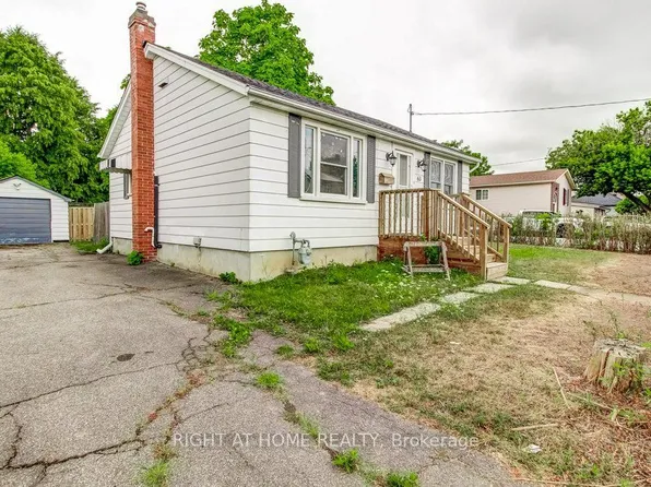 63 Kinsey St, Saint Catharines, ON L2S 1E2