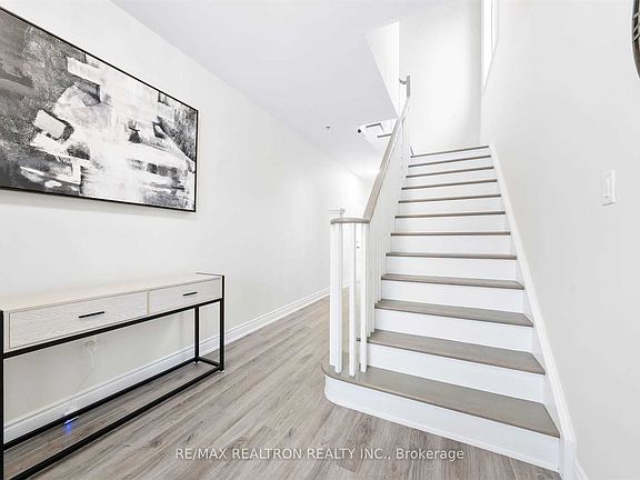 4th image of 1172 Peelar Cres