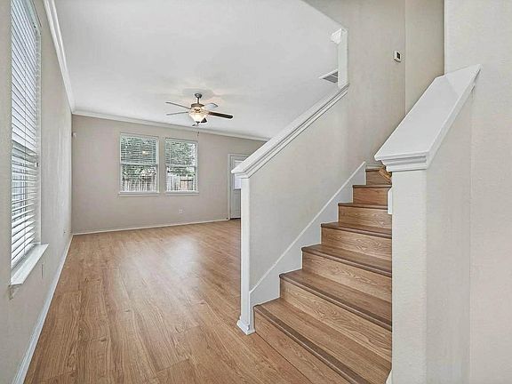 4th image of 24606 Folkstone Cir