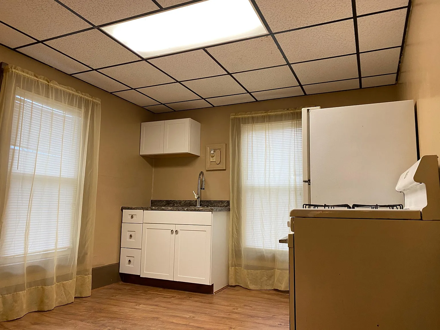 1 bed, $700 — Photo 1
