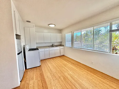 111-13 W Junipero St #F Photo 1 111-13 W Junipero St #F Photo 1