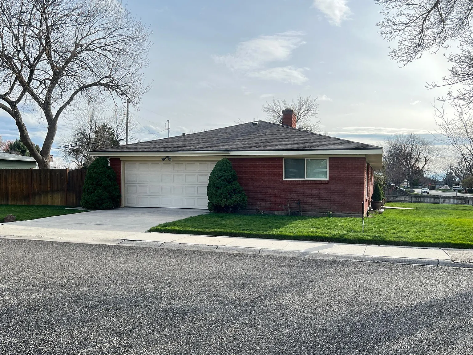 1300 S Brooklawn Dr — Photo 2