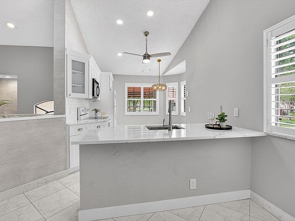 2nd image of 7844 Lexington Club Boulevard #C